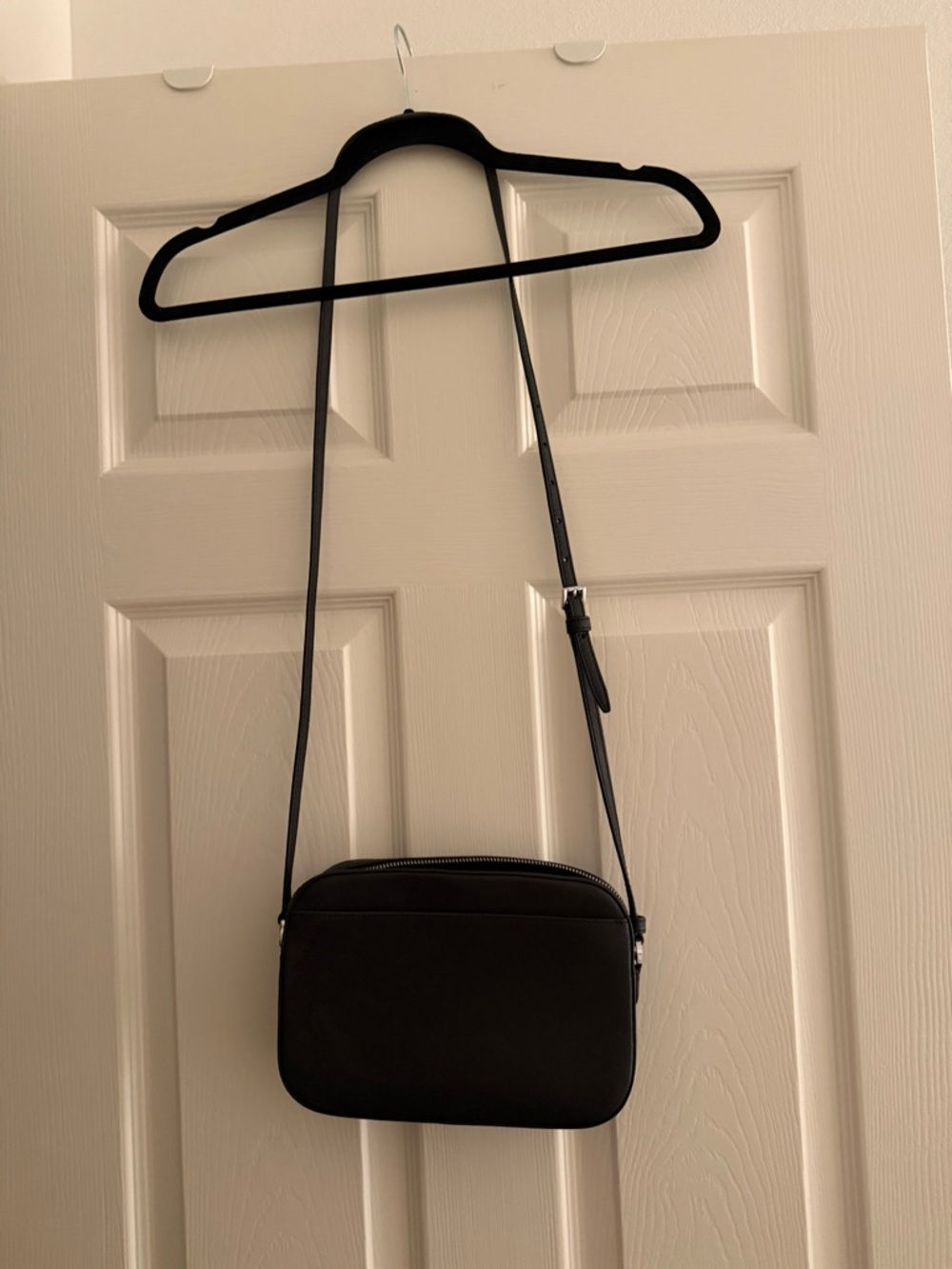 Michael Kors Black Jet Set Crossbody Shoulder Bag - Picture 6 of 9